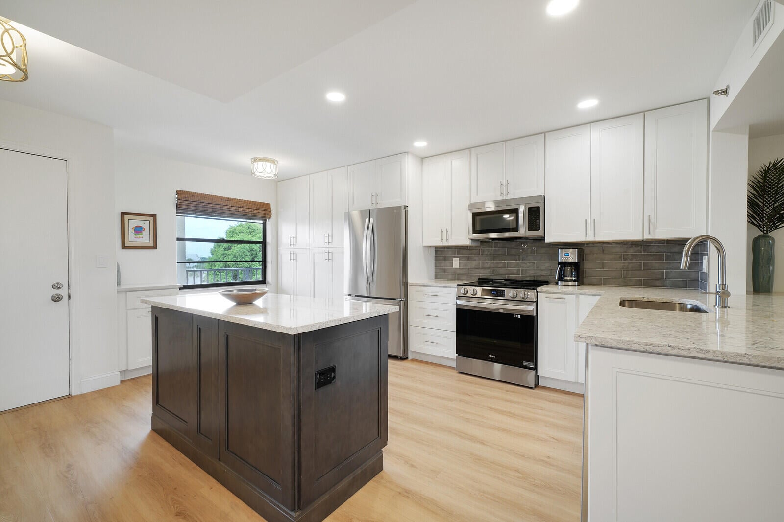 Unit 3503 photo 13