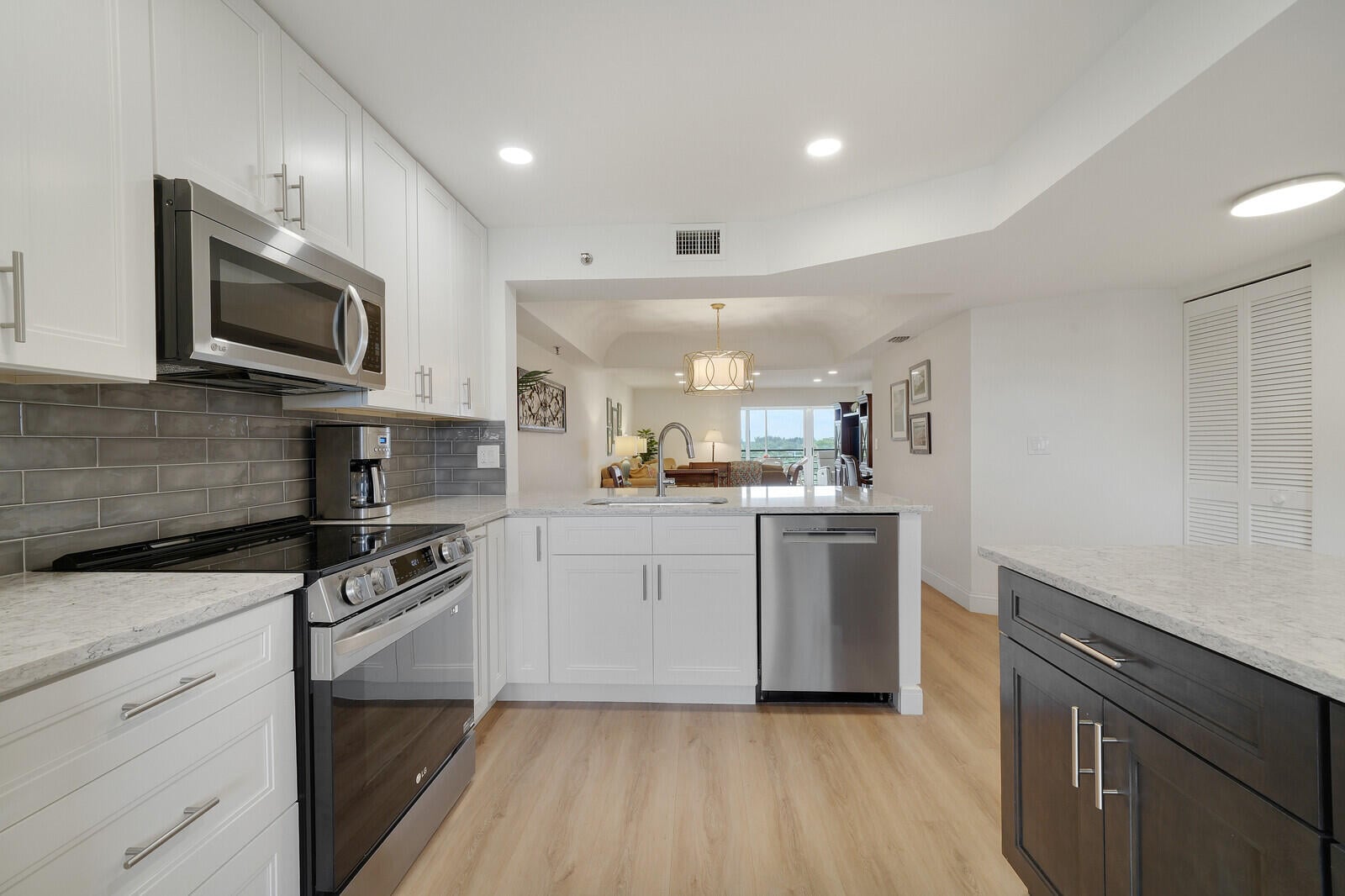 Unit 3503 photo 16
