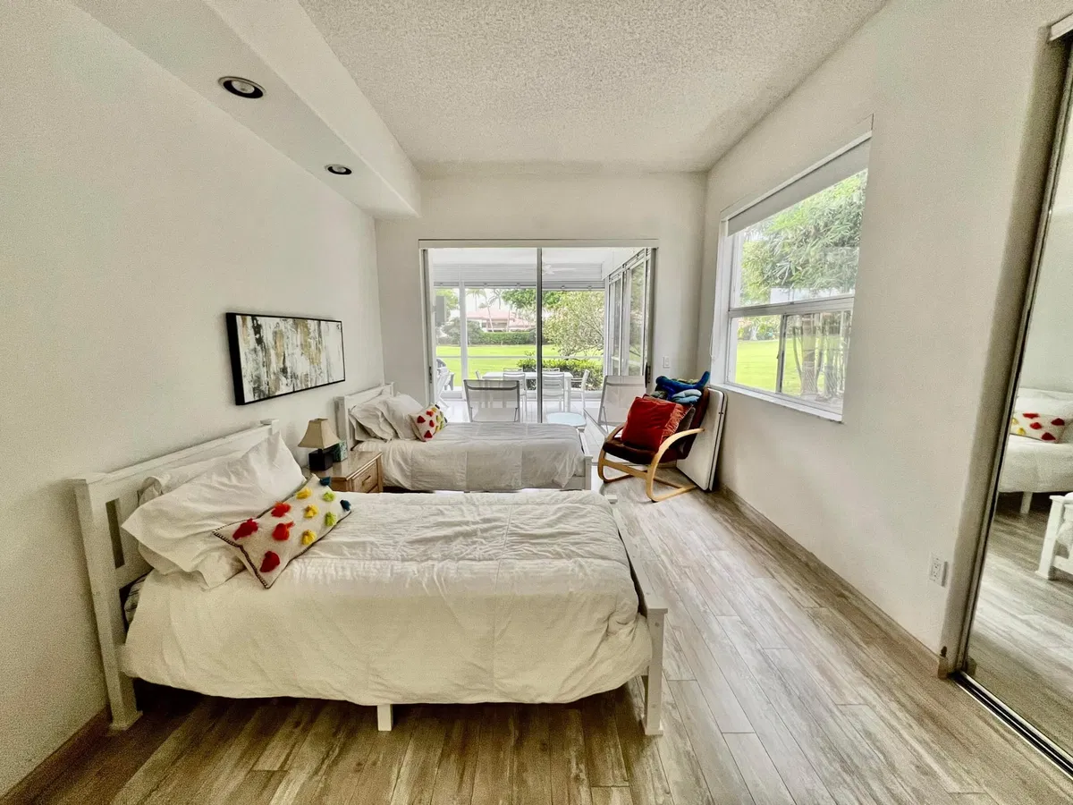 Unit 404 photo 19