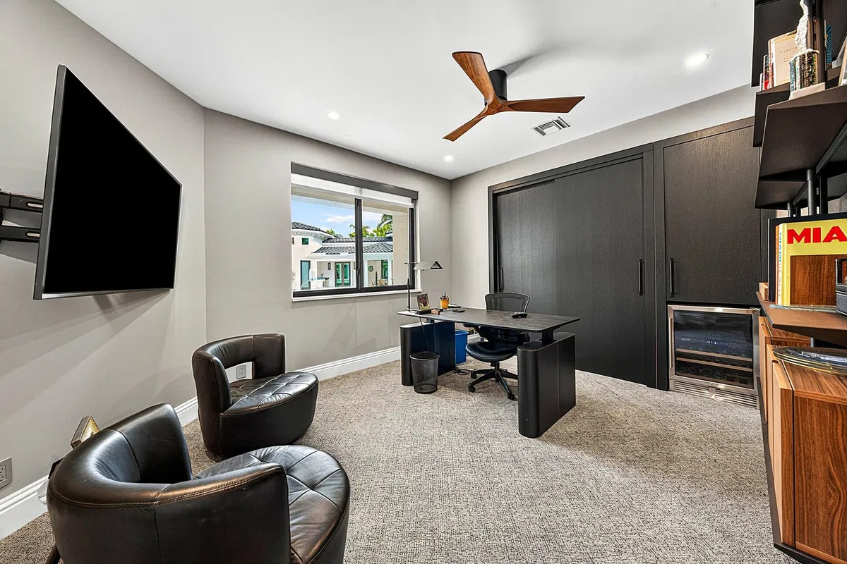 Woodfield Country Club Residence photo 49