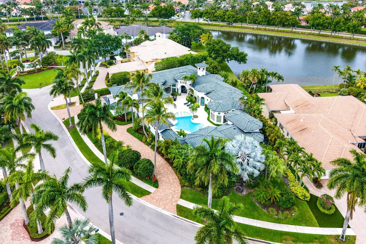 Woodfield Country Club Residence photo 85