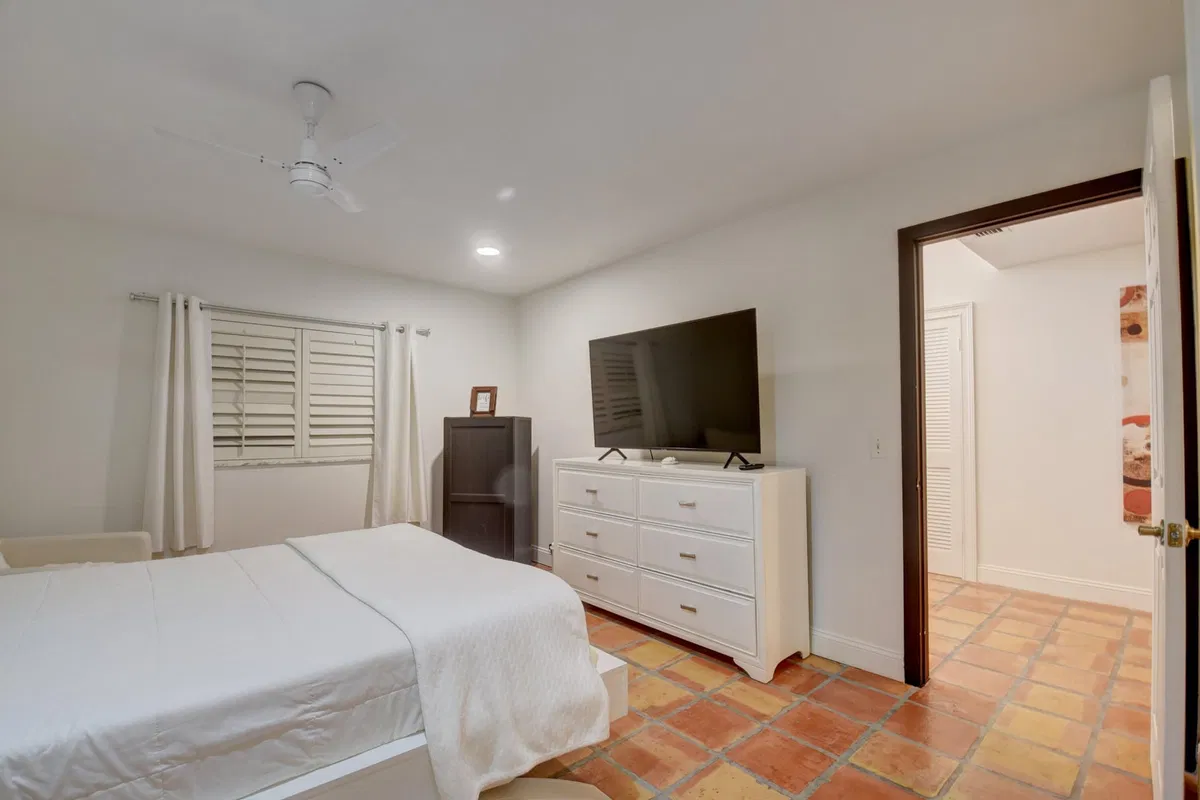  Unit 124 photo 19