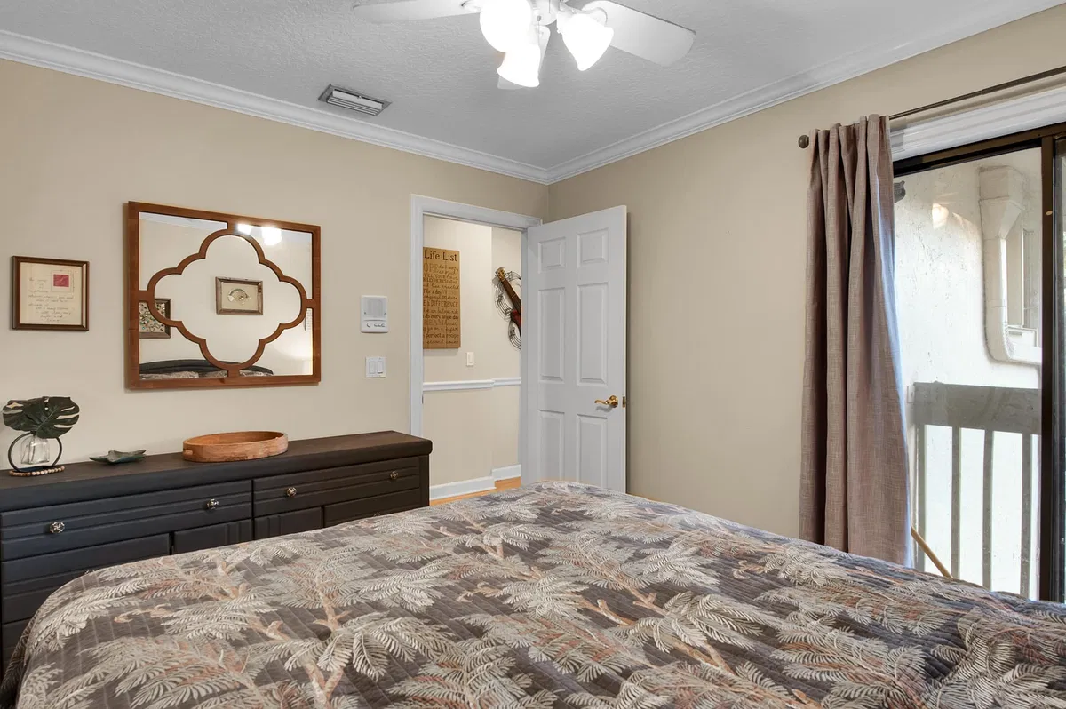 Residence photo 16