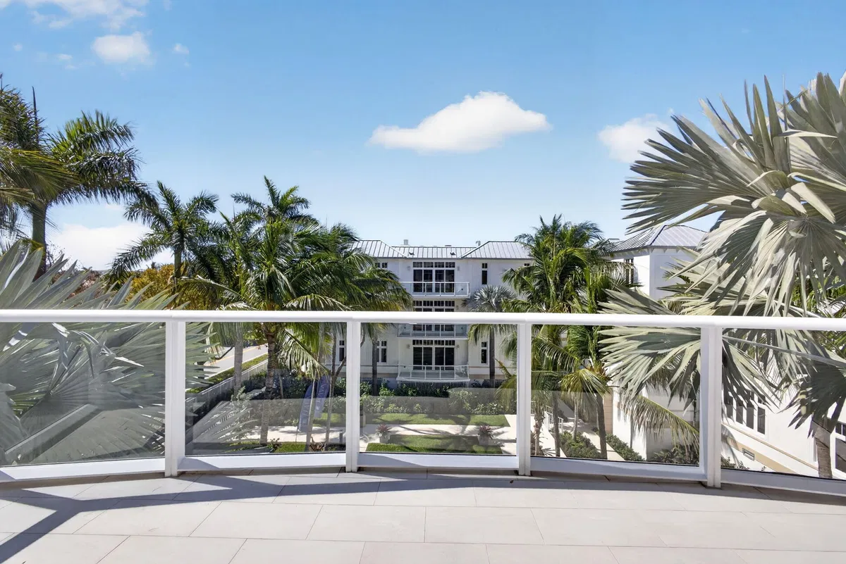 Singer Island Unit 5-301 photo 4