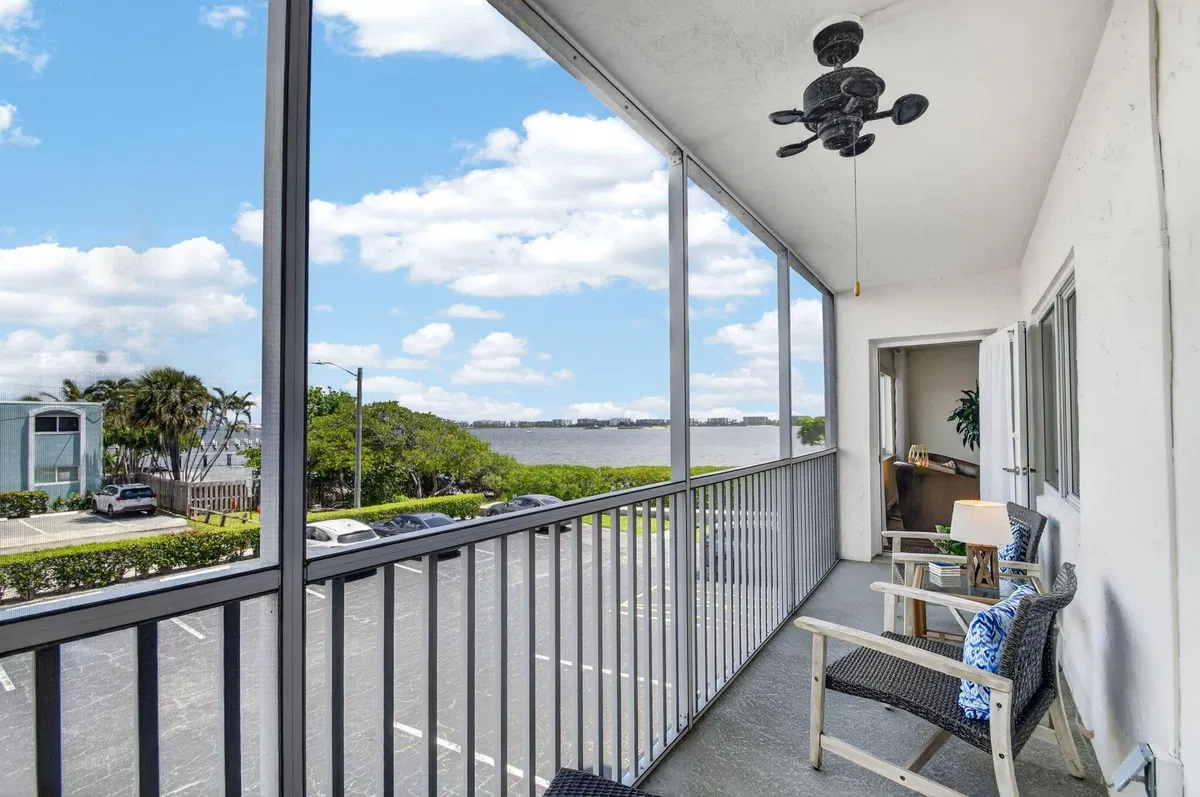 Lakeside Arms Lake Worth Unit 214 photo 13