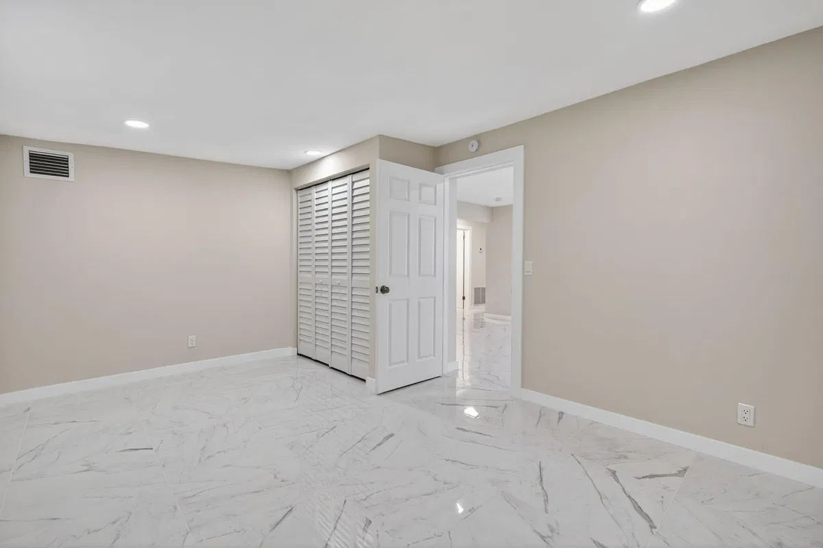 Residence photo 25