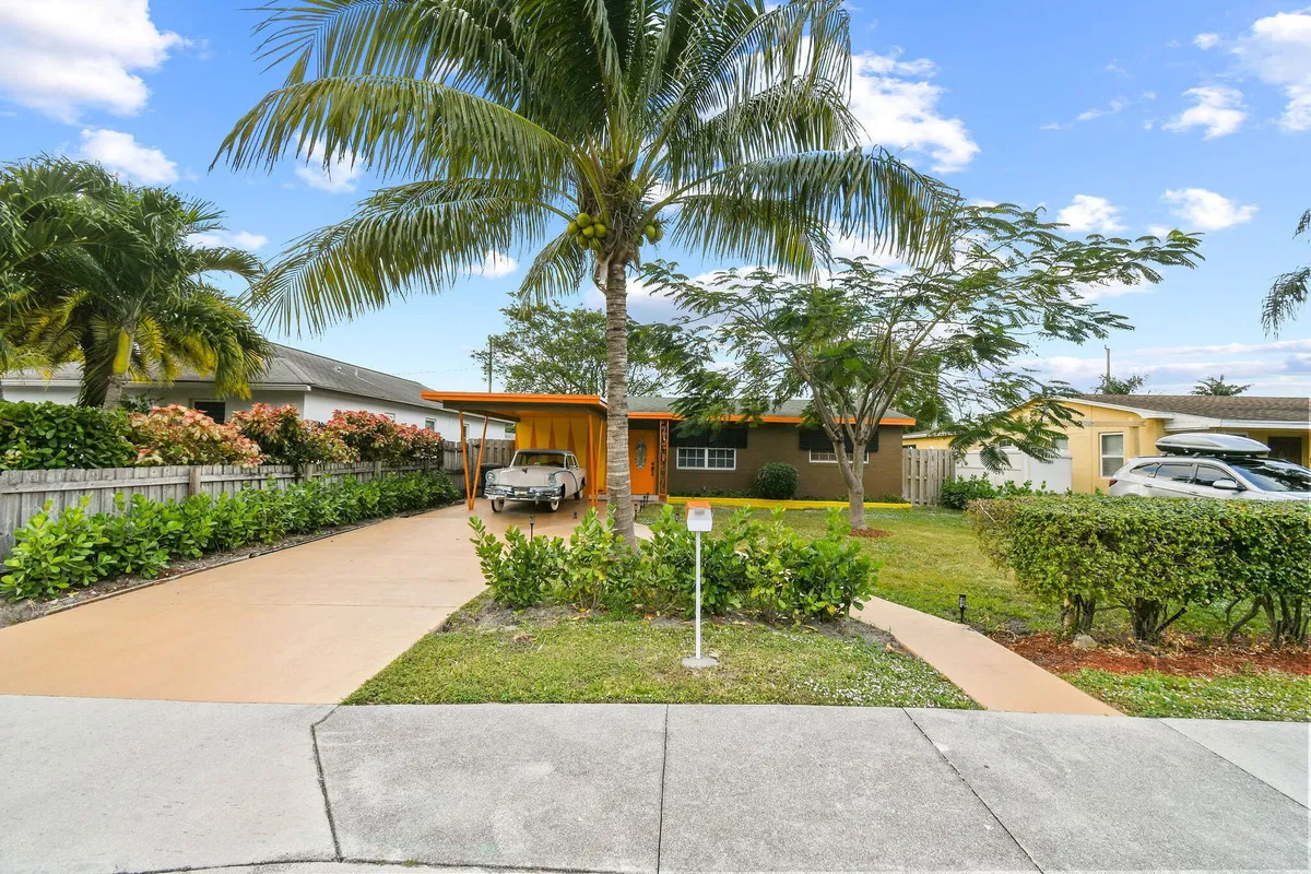 Flamingo Park Residence