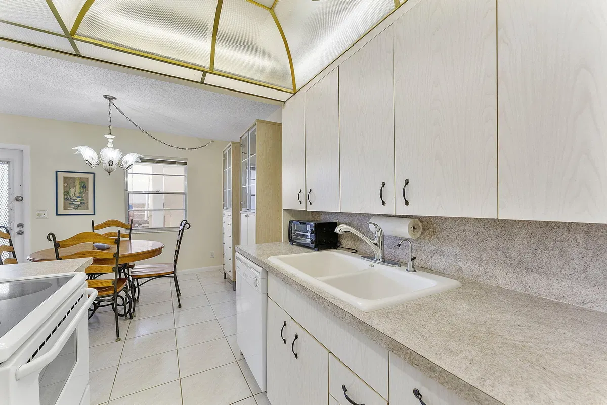 Residence photo 7