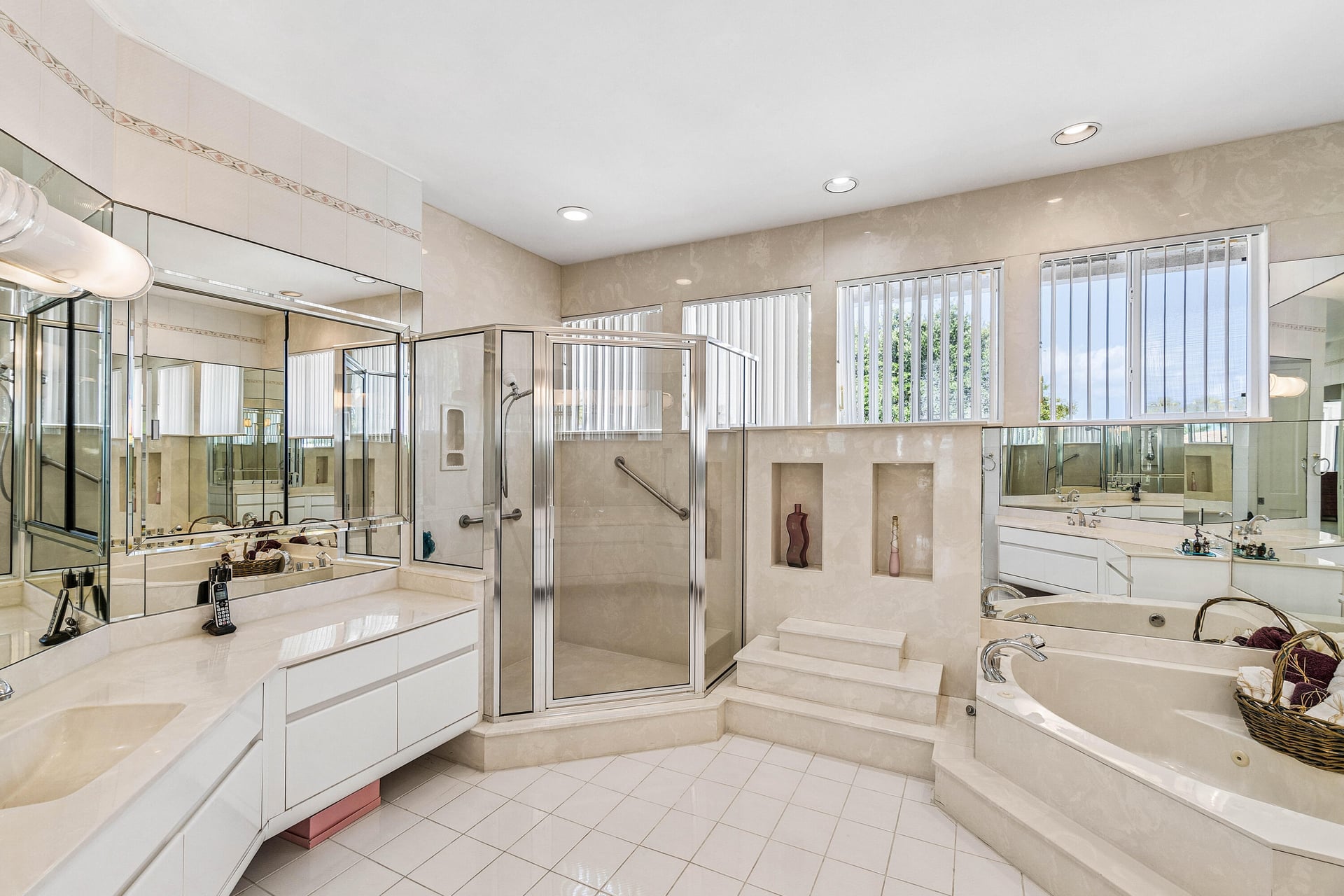 Residence photo 46