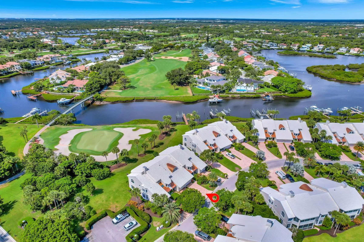 Admirals Cove Residence photo 22