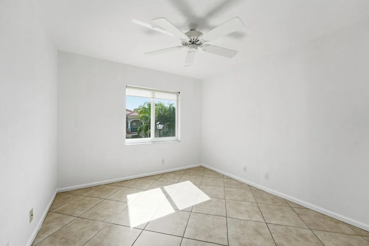 Residence photo 28