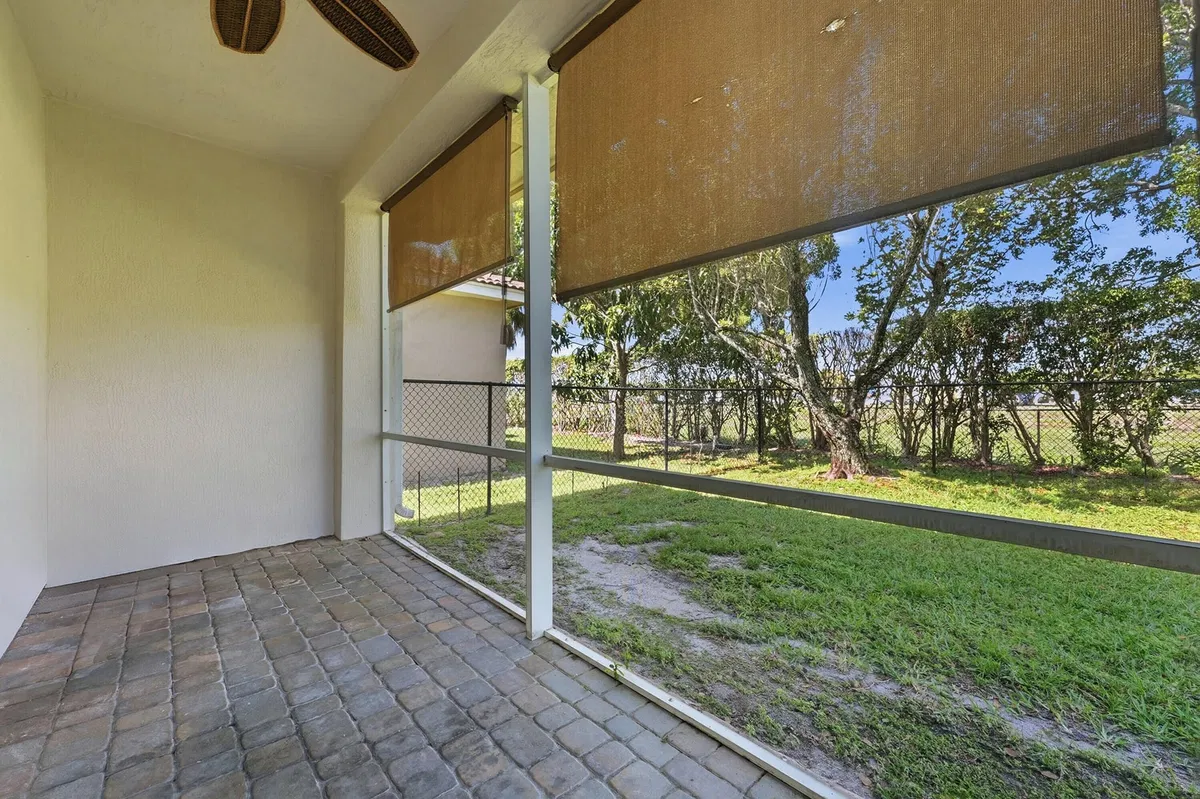 Residence photo 37