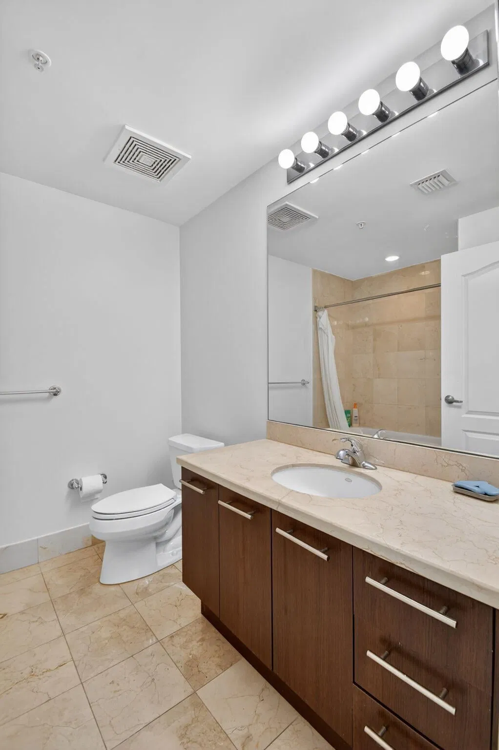 The Whitney Unit 630 photo 34