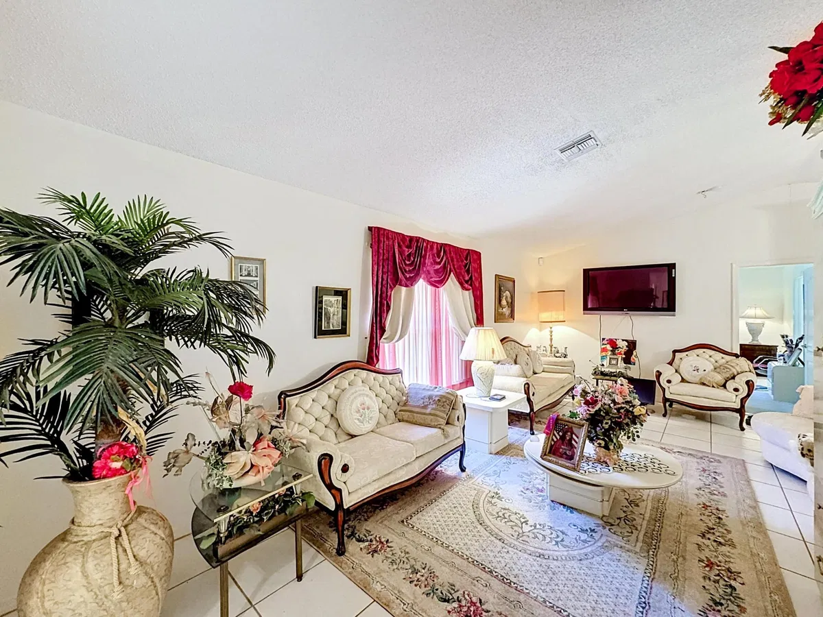 Residence photo 13