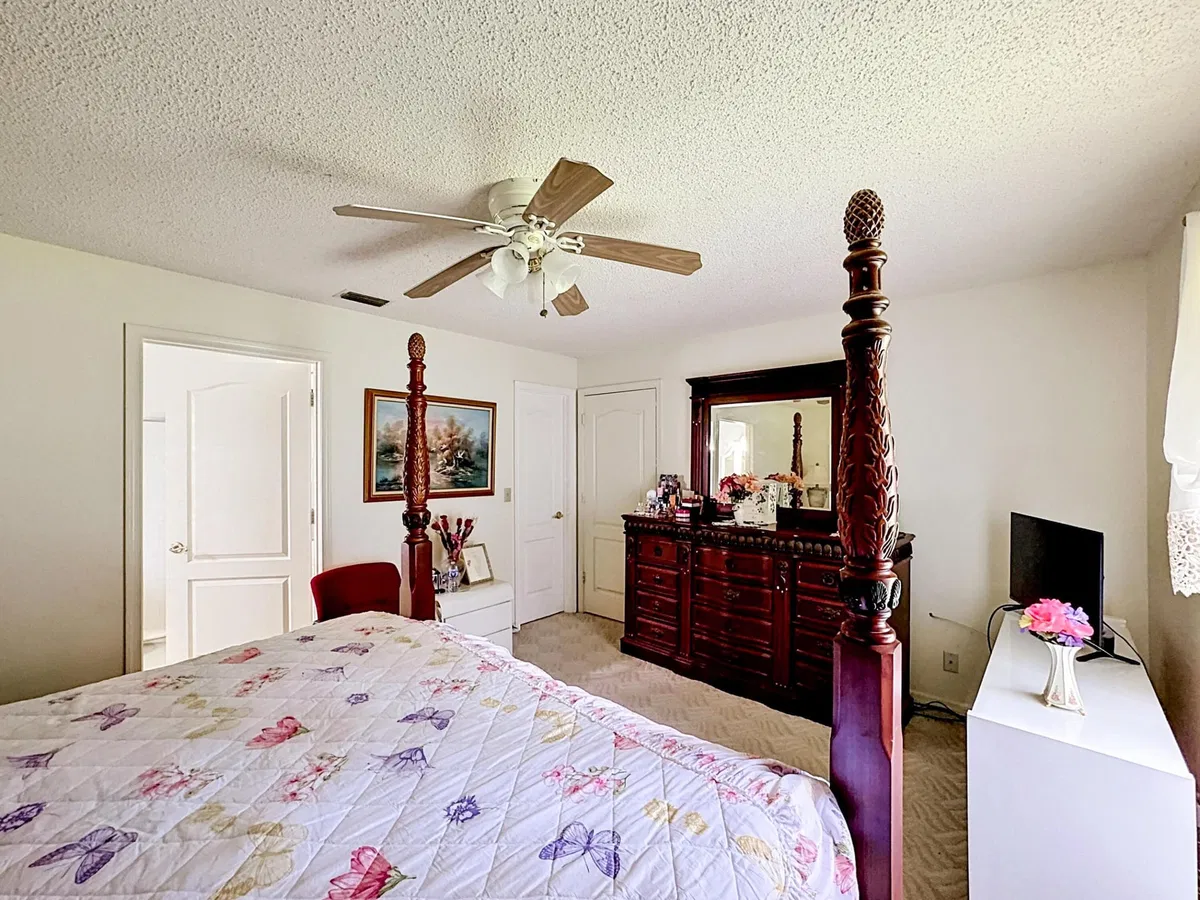 Residence photo 28