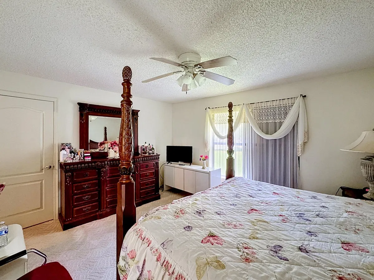 Residence photo 31