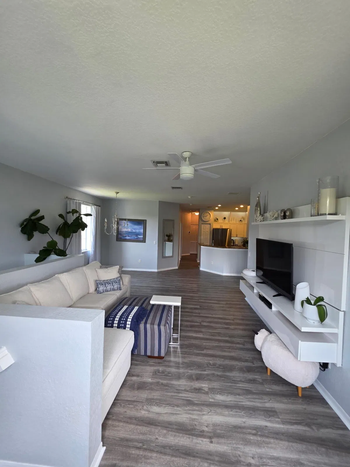 Unit 204 photo 4