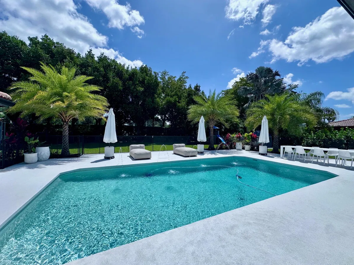 Boca Bath & Tennis Residence