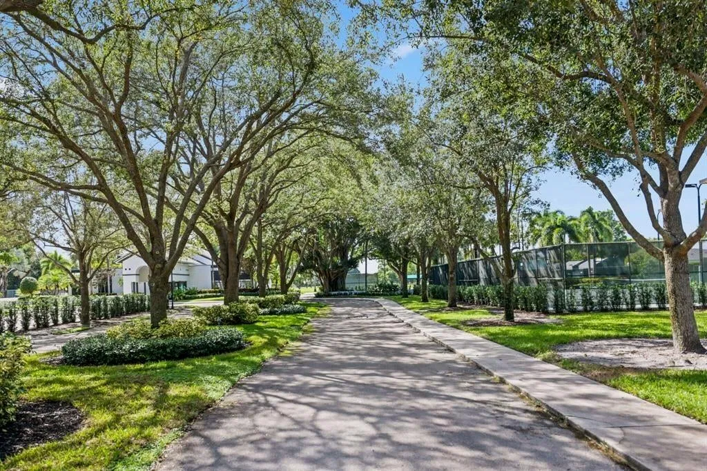 Boca Bath & Tennis Residence photo 61