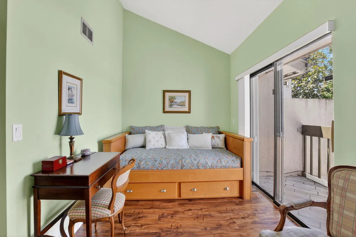  Residence photo 43