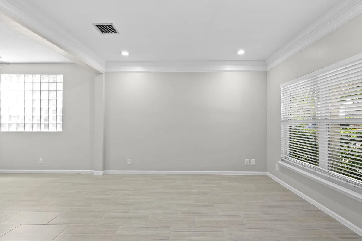 Residence photo 16