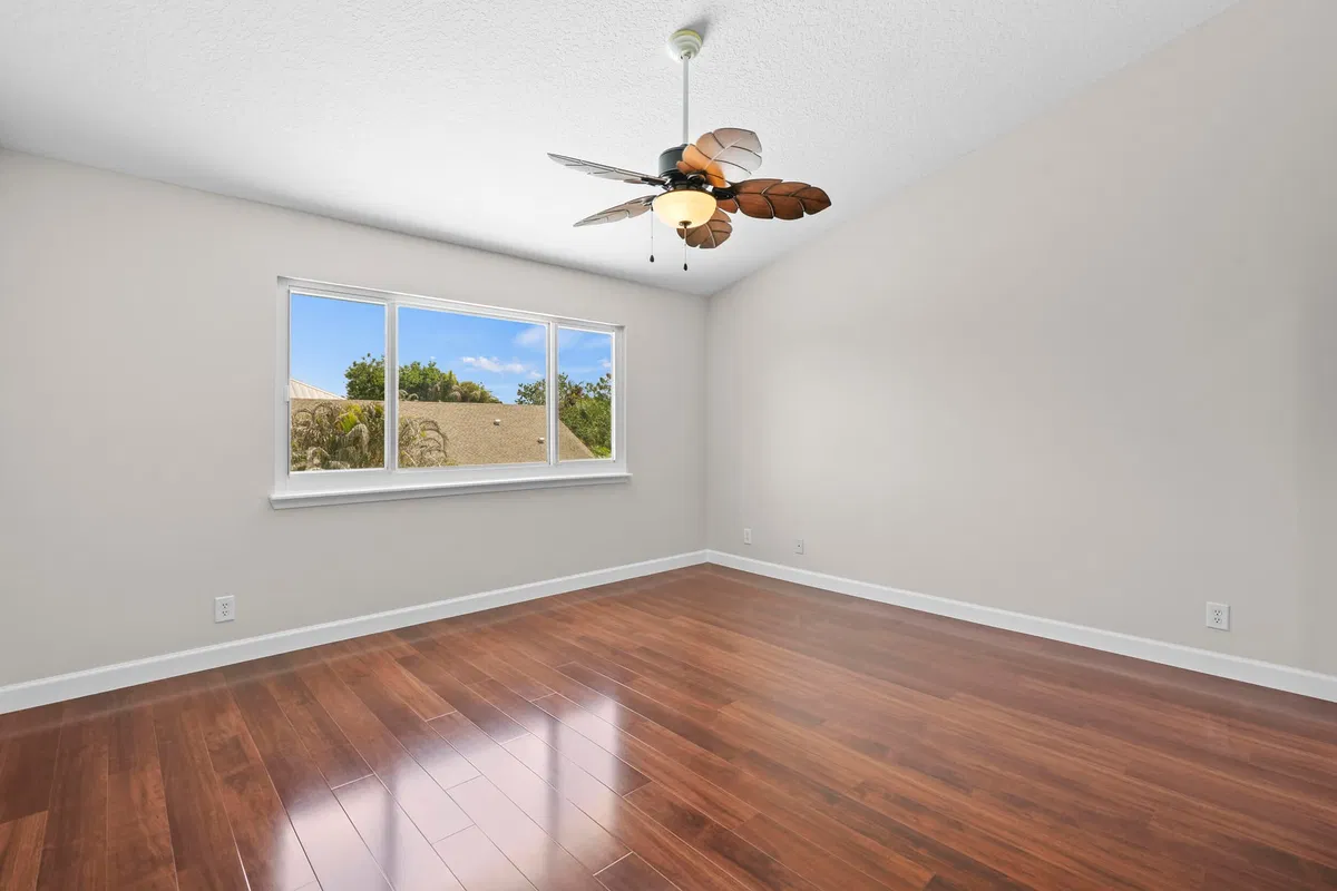 Residence photo 25