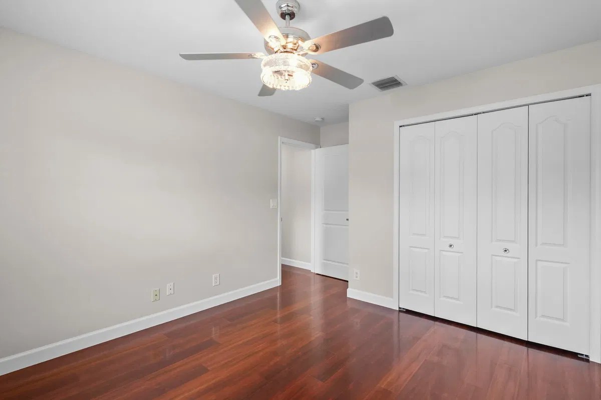 Residence photo 28