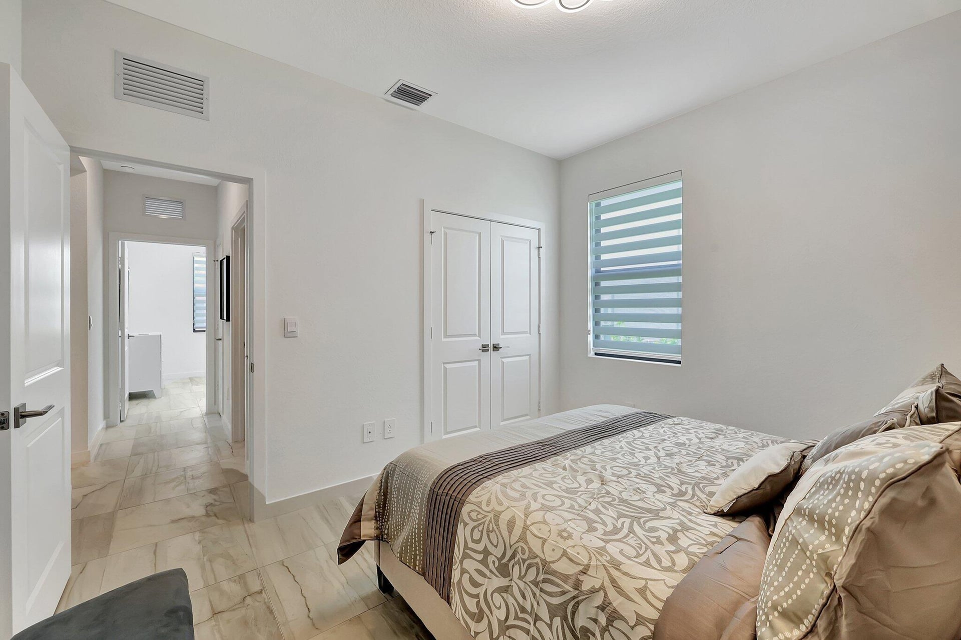 Residence photo 10