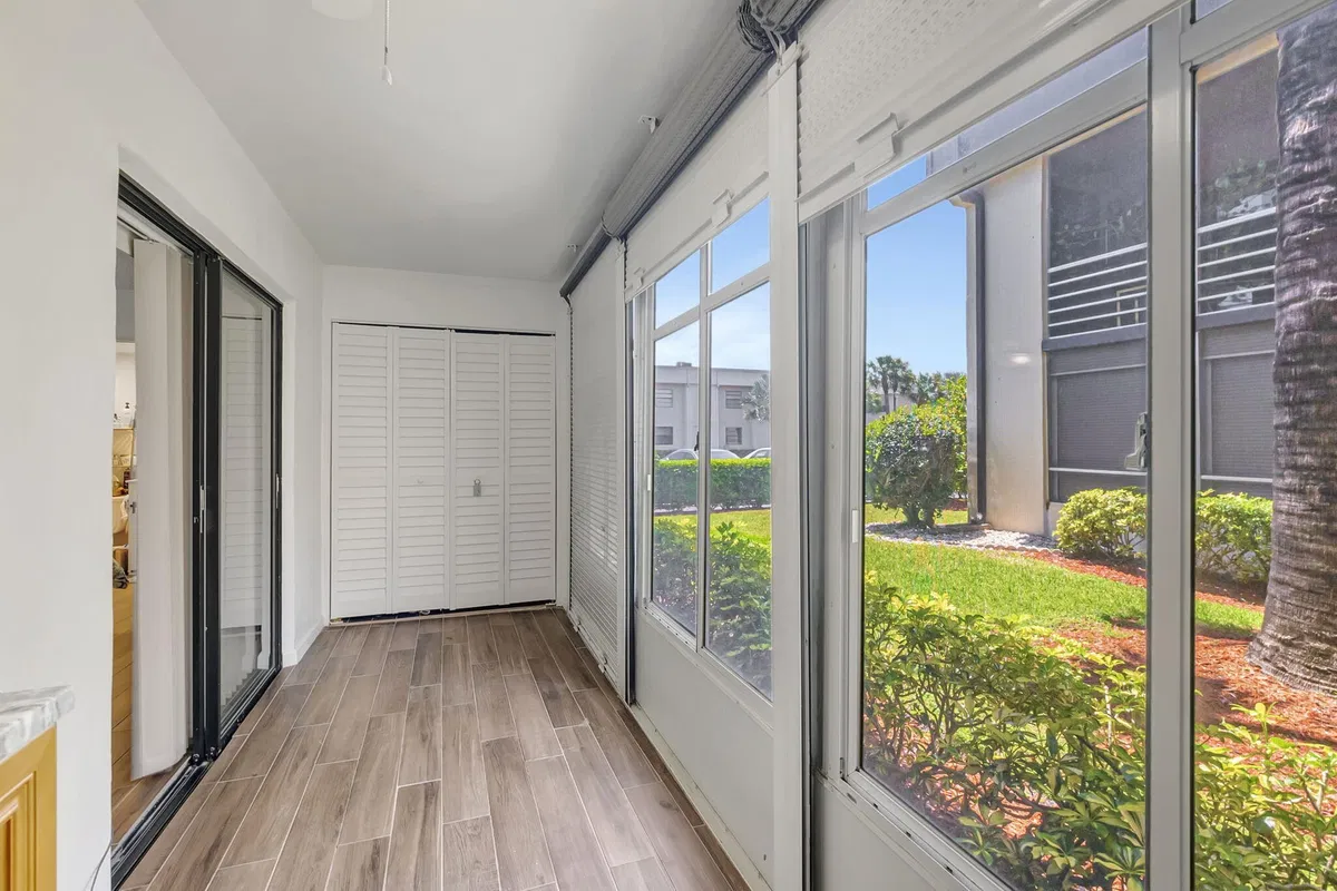 Residence photo 4