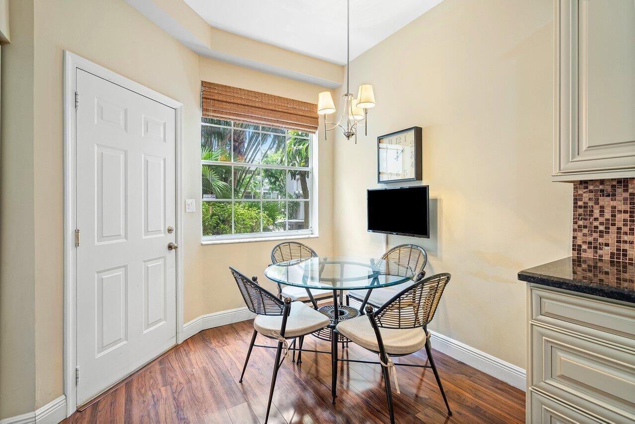 Unit C photo 10