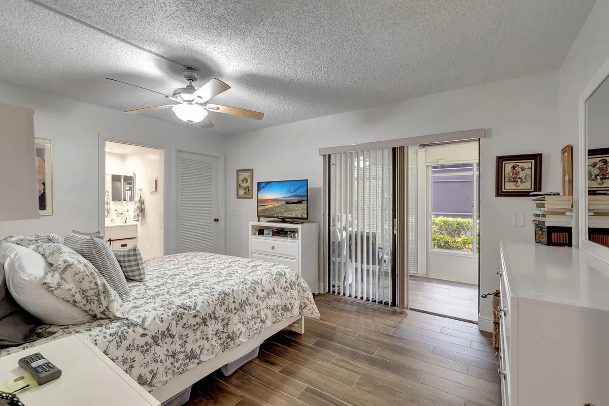 Residence photo 19