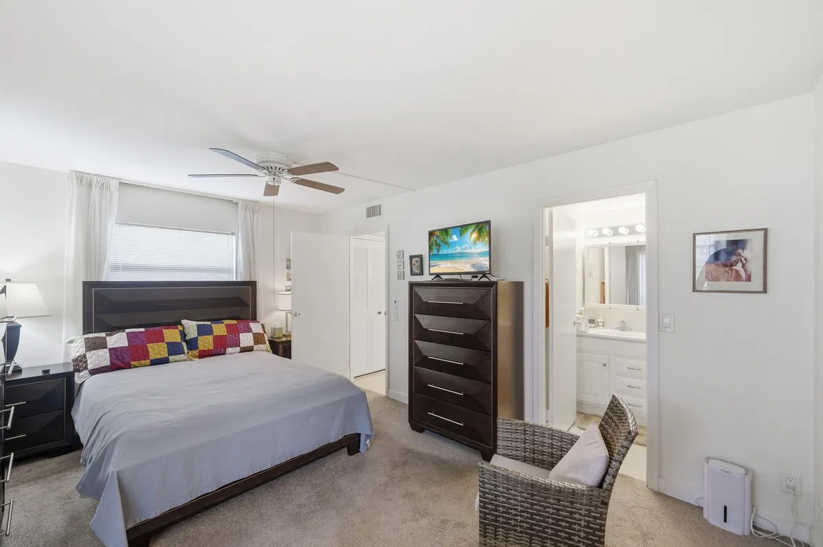  Residence photo 16