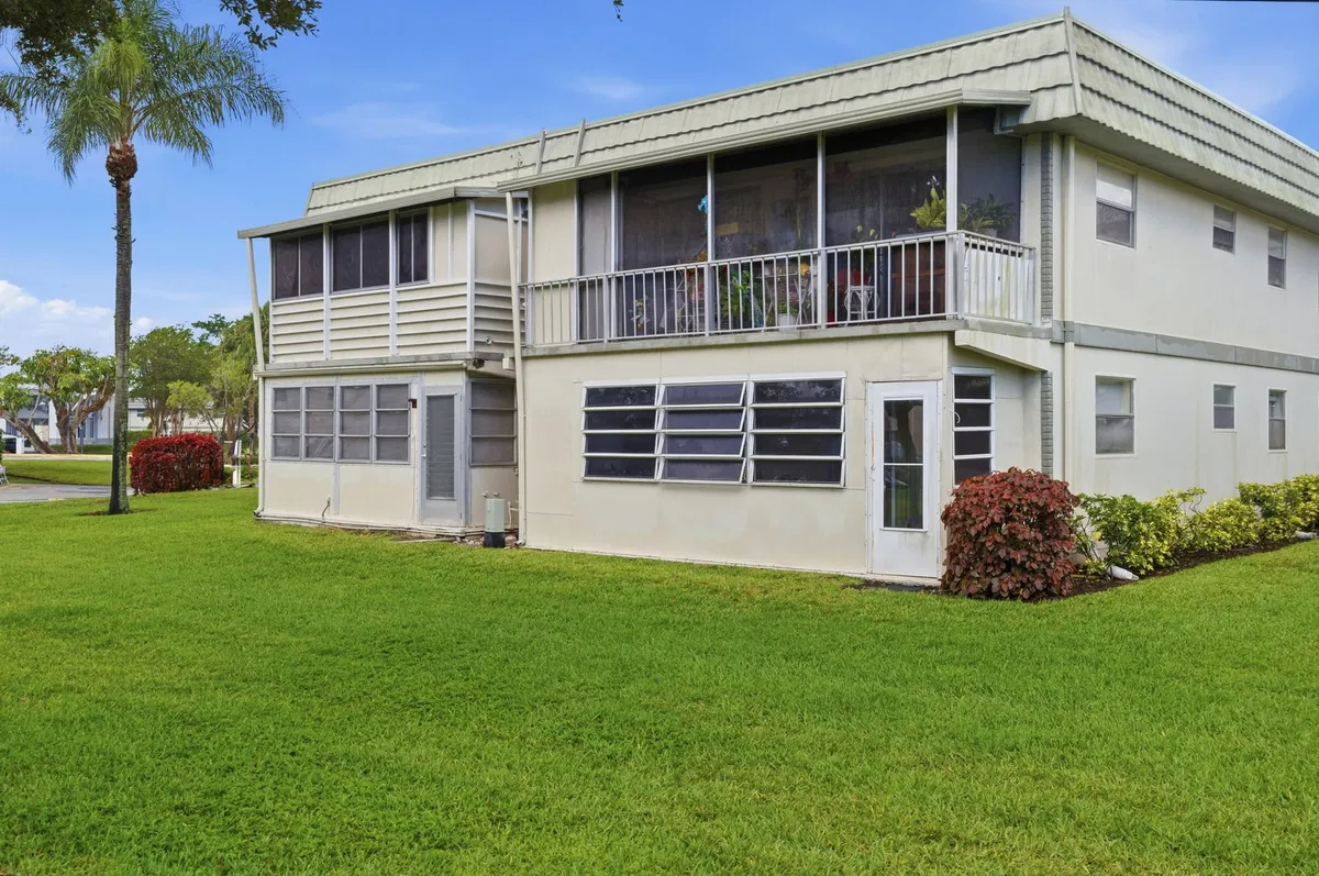  Residence photo 19
