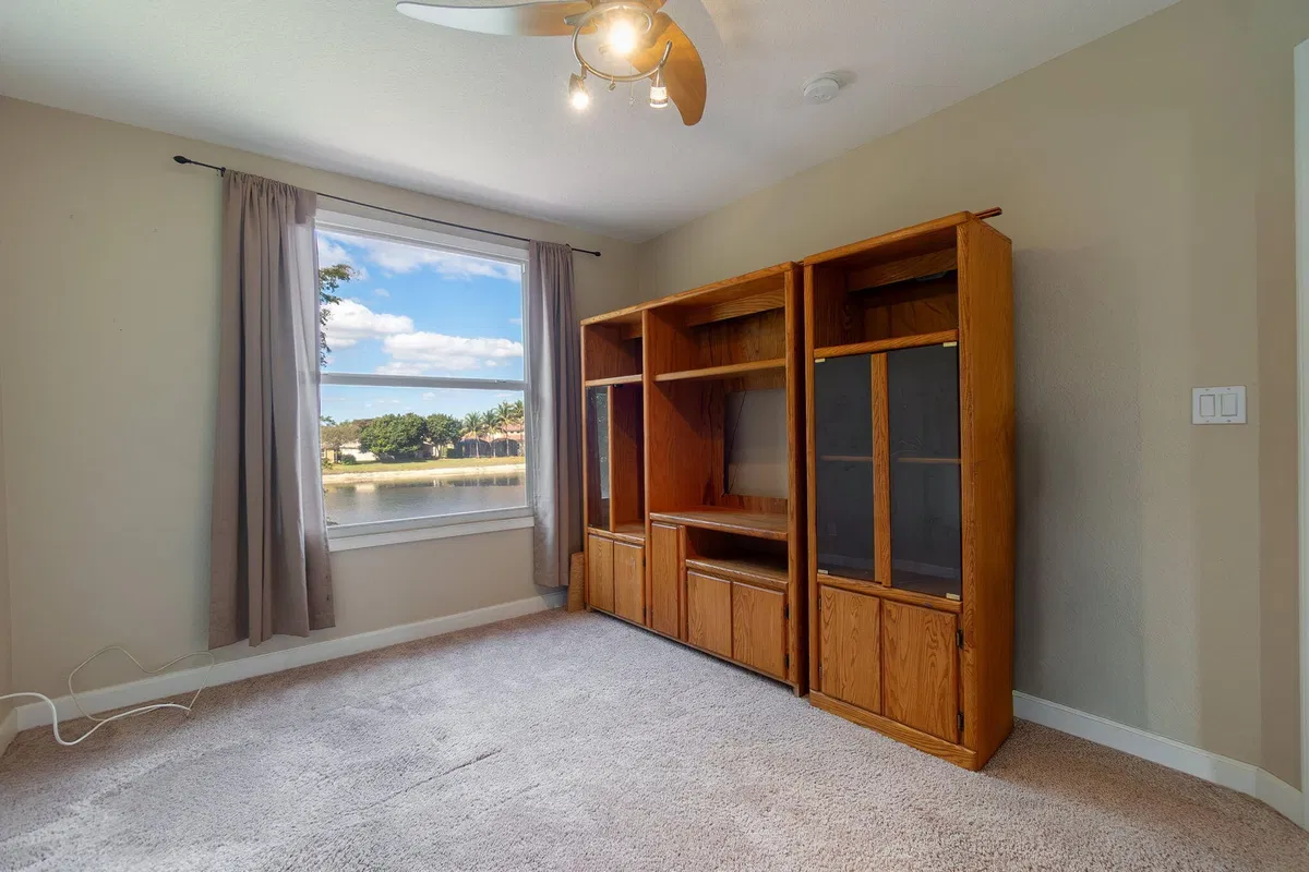 Residence photo 22