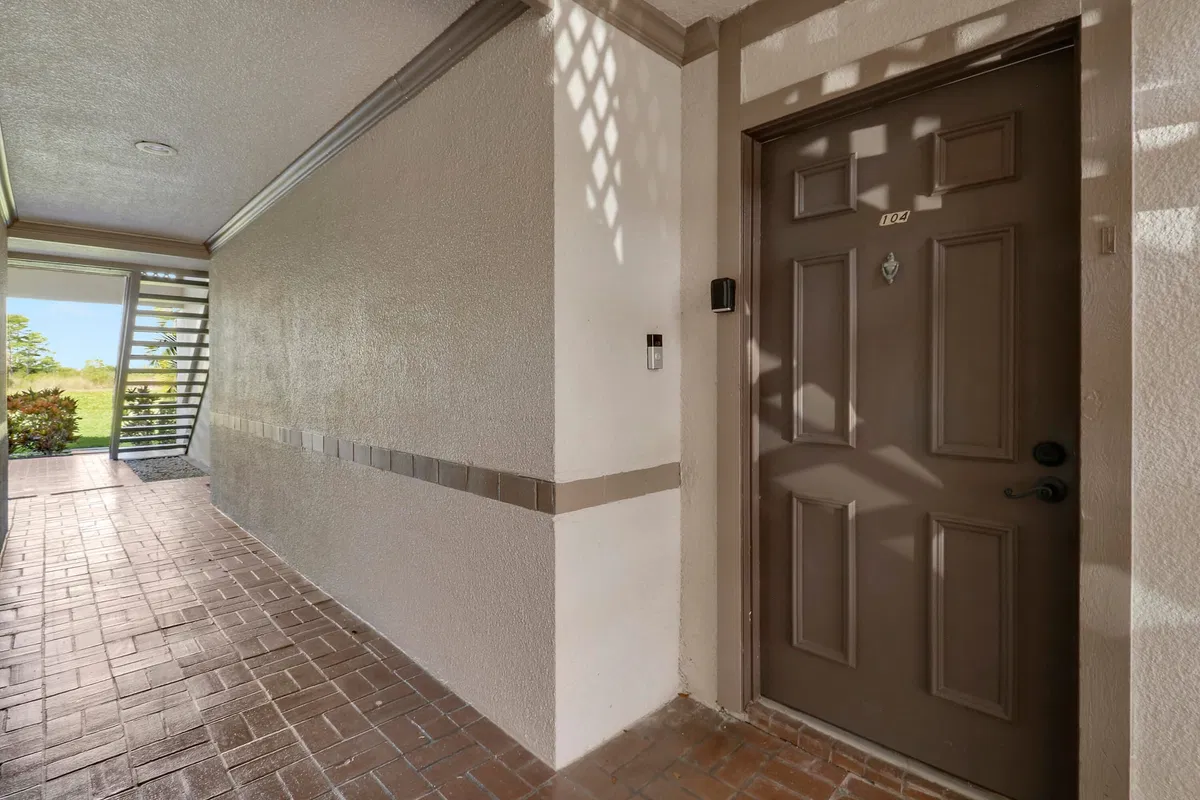 PGA National Palm Beach Gardens Unit 104 photo 4