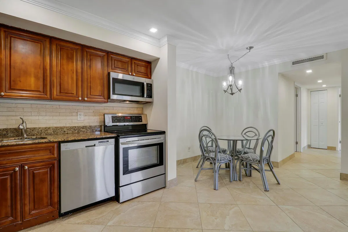 PGA National Palm Beach Gardens Unit 104 photo 16
