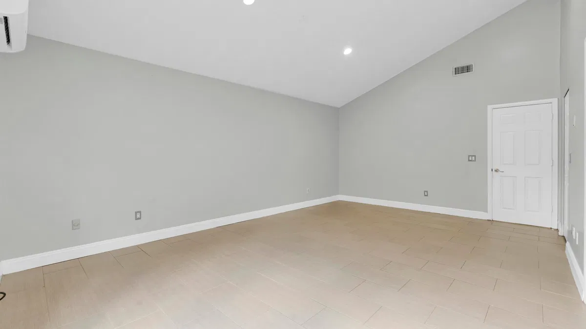 Residence photo 19