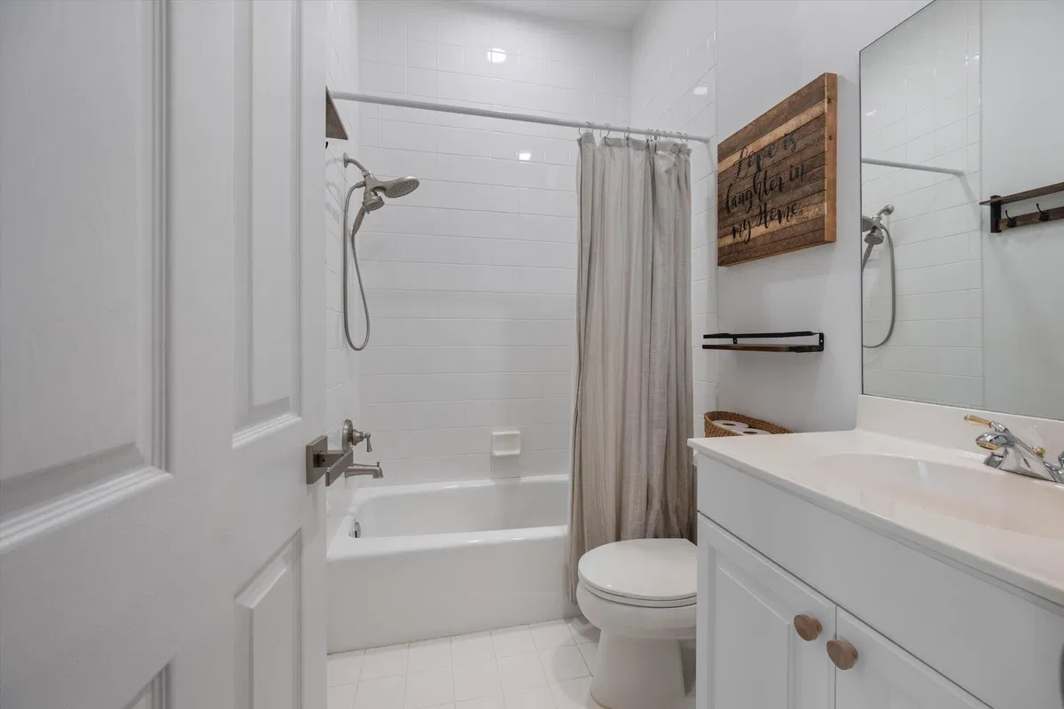 Shady Oaks Residence photo 22