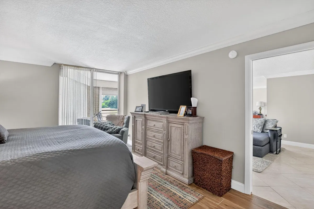  Unit 306 photo 22
