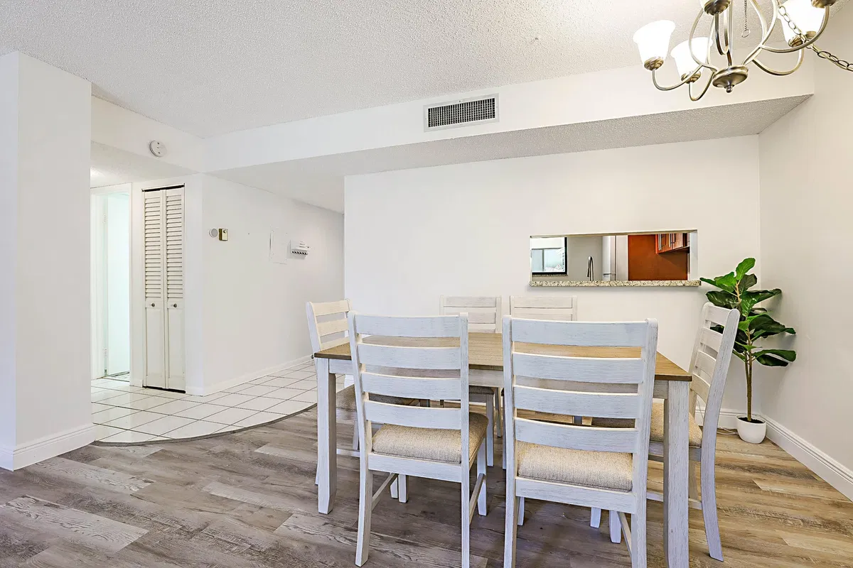  Unit 117 photo 7