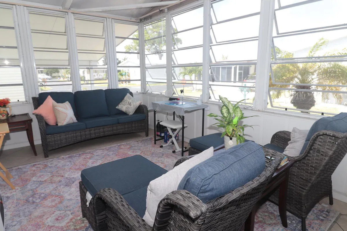Residence photo 28