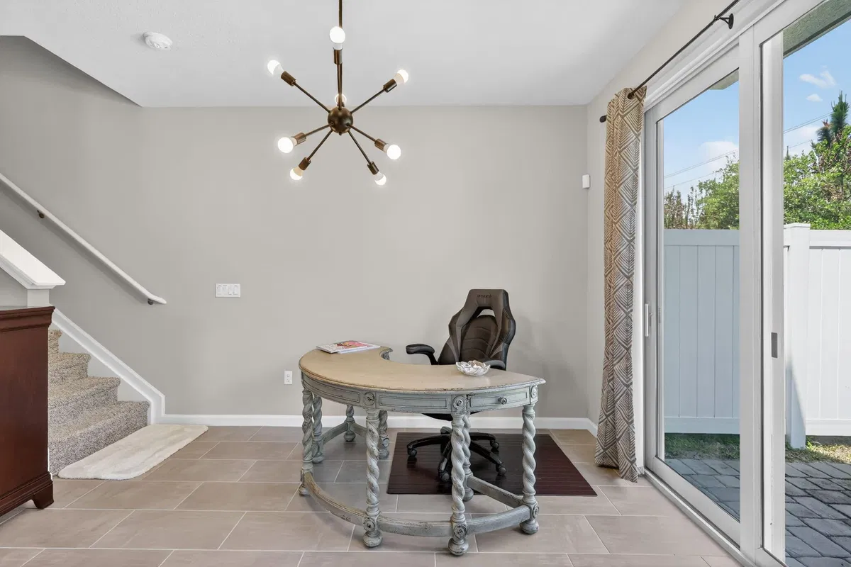  Residence photo 7