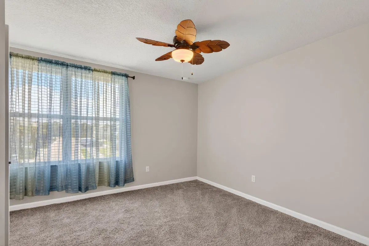  Residence photo 34