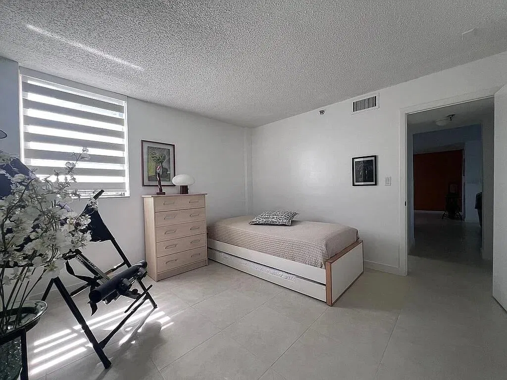 Unit 105 photo 22