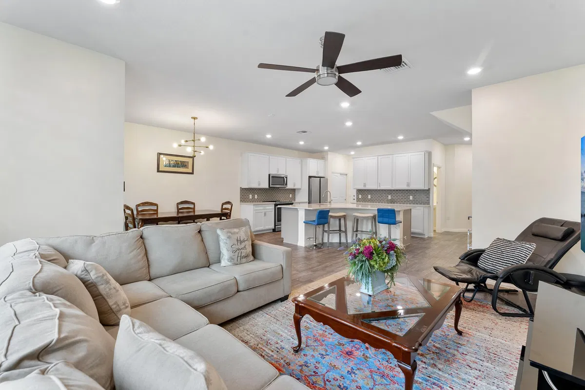 Residence photo 19