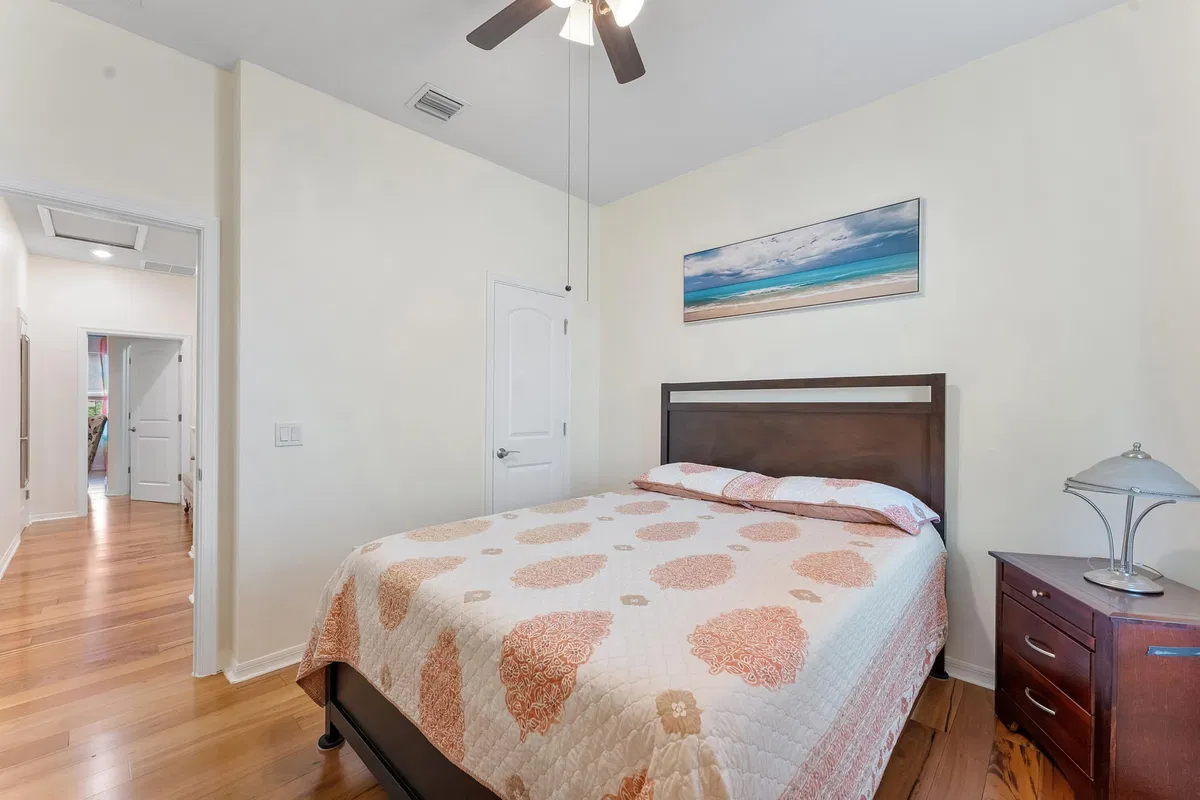 Residence photo 34