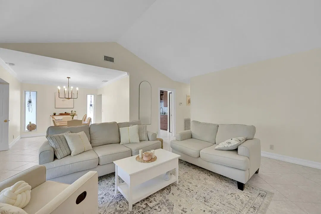 Unit 202 photo 7