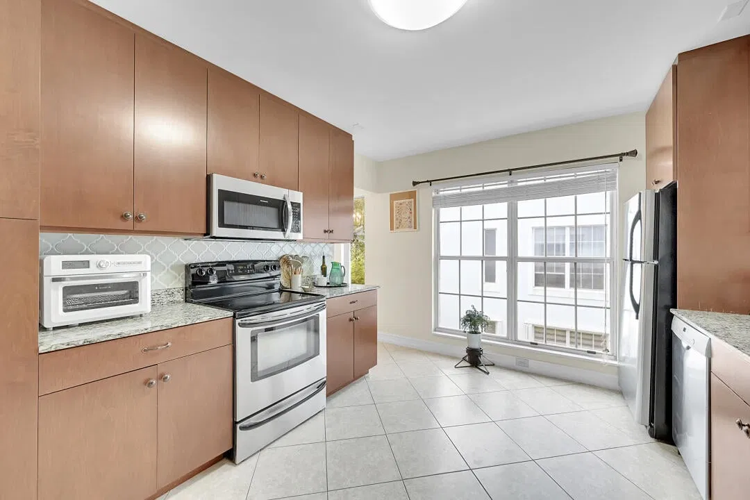 Unit 202 photo 10