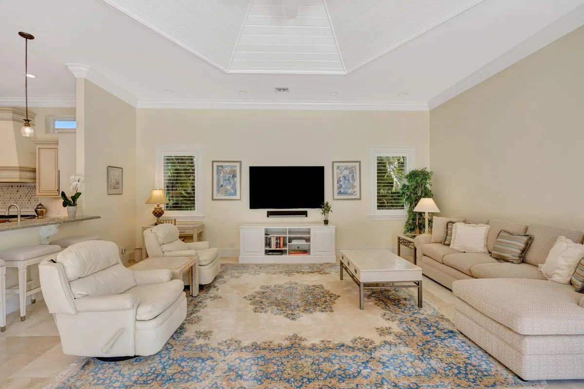 Admirals Cove Residence photo 25