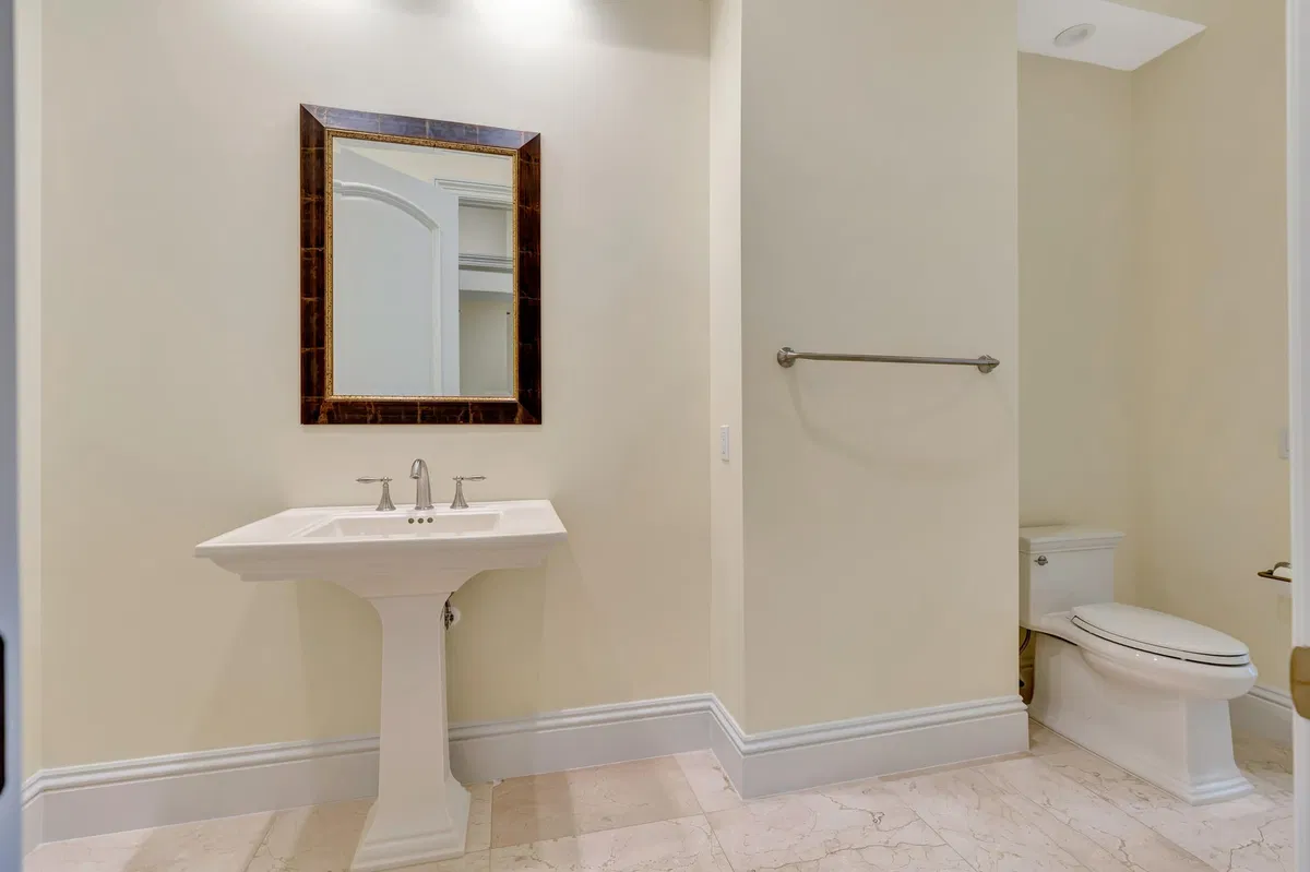 Admirals Cove Residence photo 40